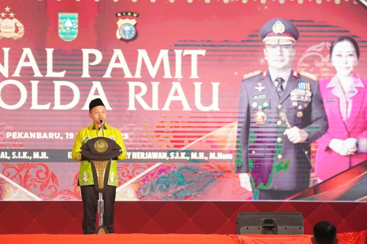 Gubernur Riau, Abdul Wahid di acara pisah sambut Kapolda Riau (foto/yuni)